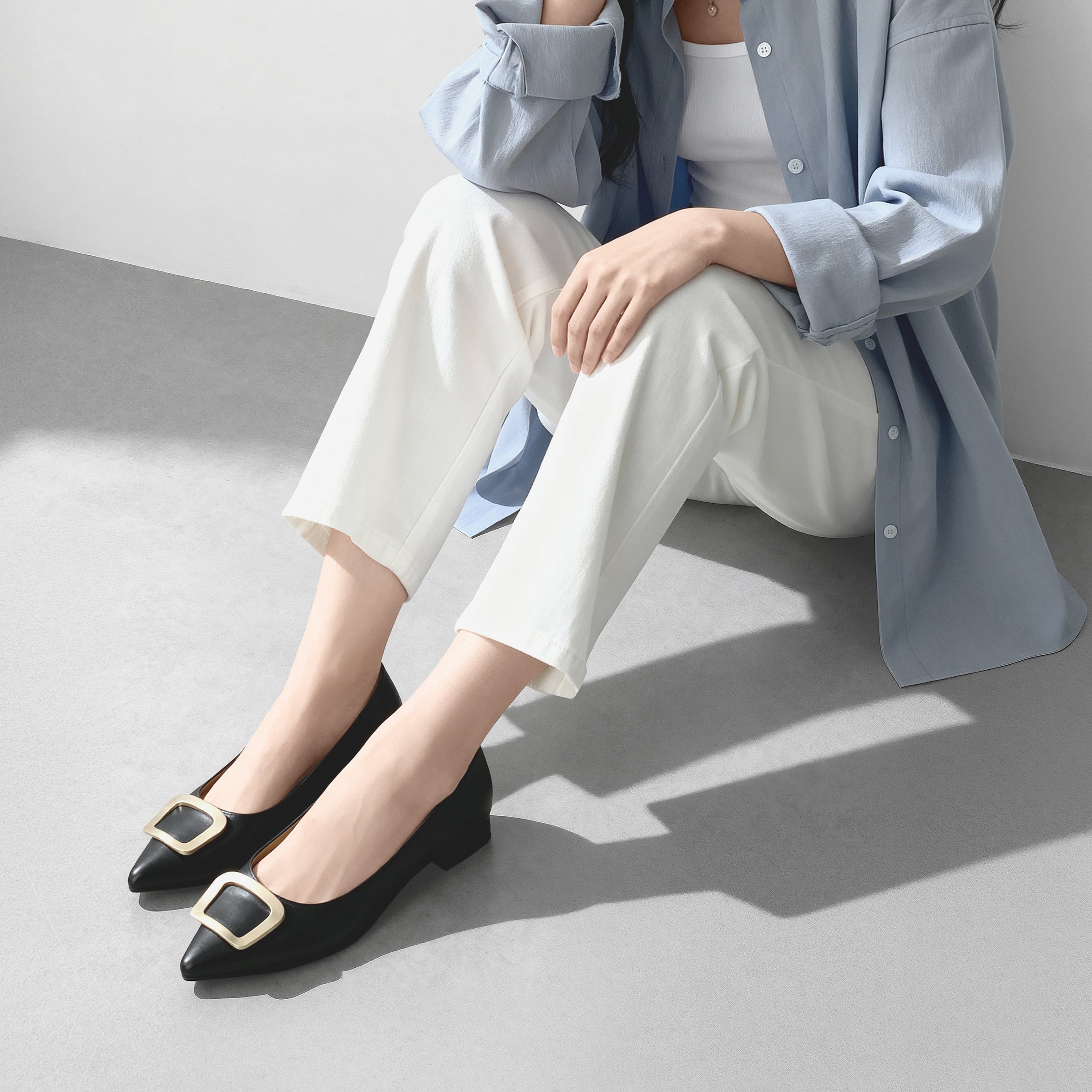 2025AW：ポインテッドトゥ バックル付き フラットシューズ（4785