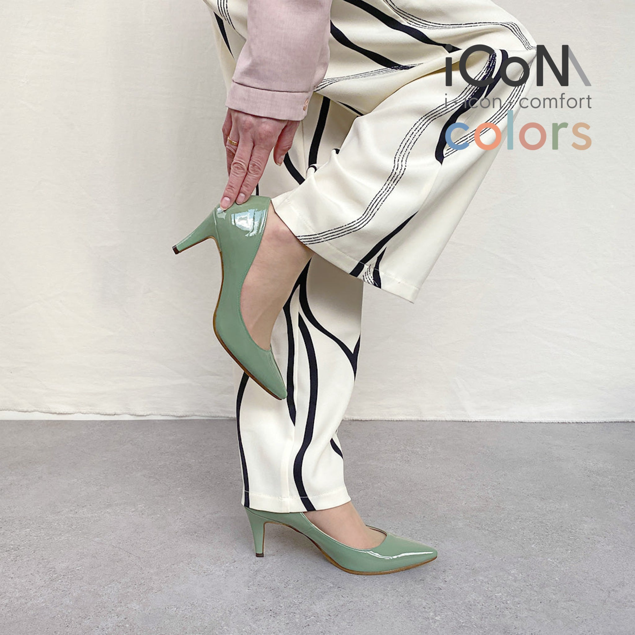30%OFF：iCoN COLORS：ポインテッドトゥ エナメル パンプス（C76531