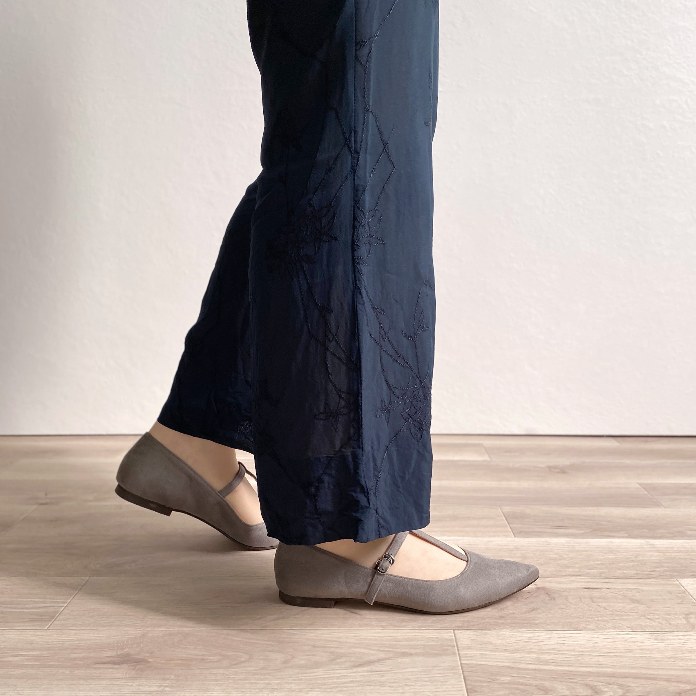 【新品未使用箱有り】バックストラップ フラットシューズ　24.5 30%OFF：2025SS：Tストラップ フラットシューズ（4796