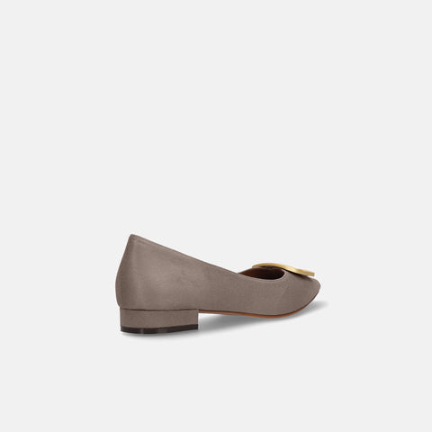 予約：2025AW：ポインテッドトゥ バックル付き フラットシューズ（4785）グレージュS/mamian（マミアン）