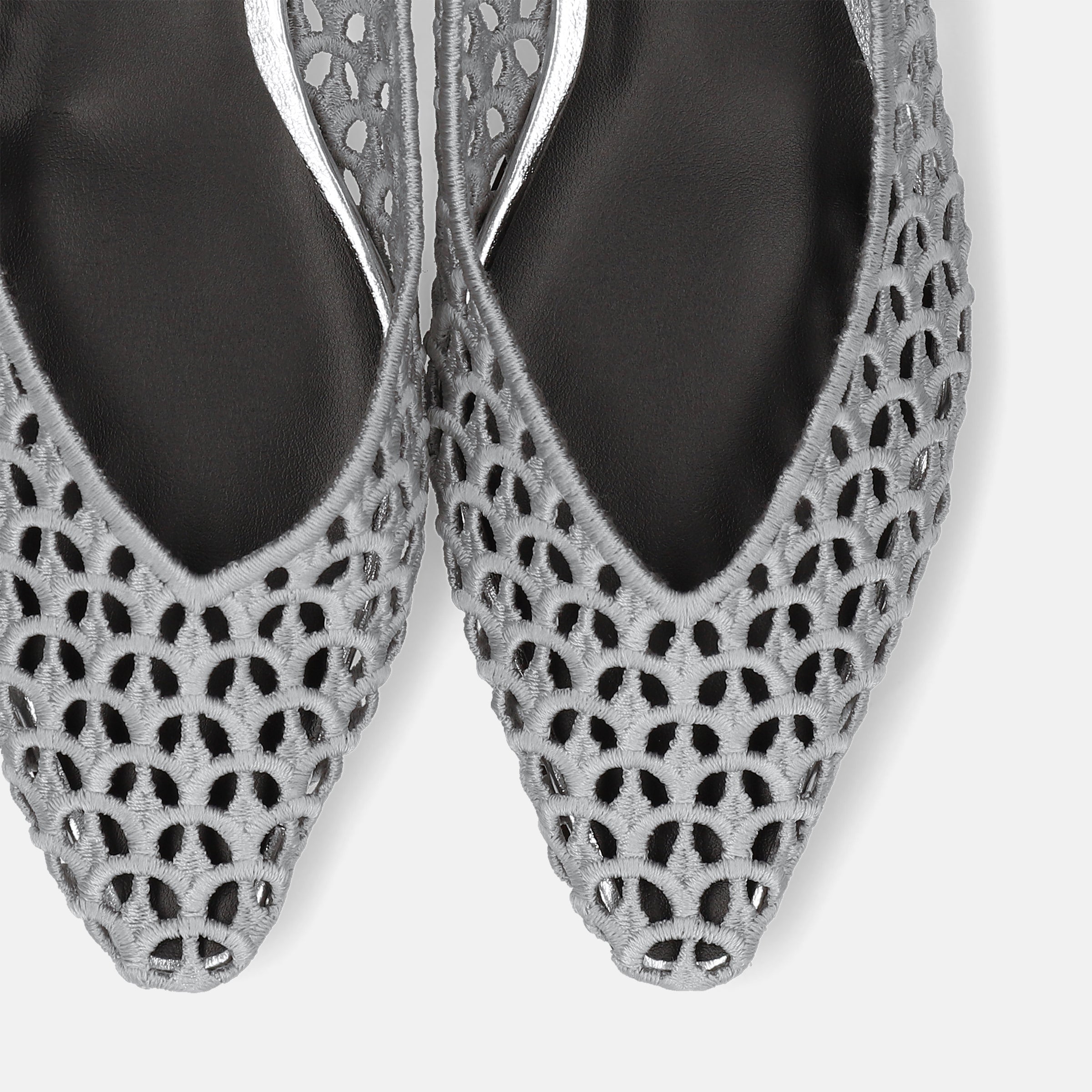 ラストワン30%OFF：2025SS：Vカット メッシュ フラットシューズ