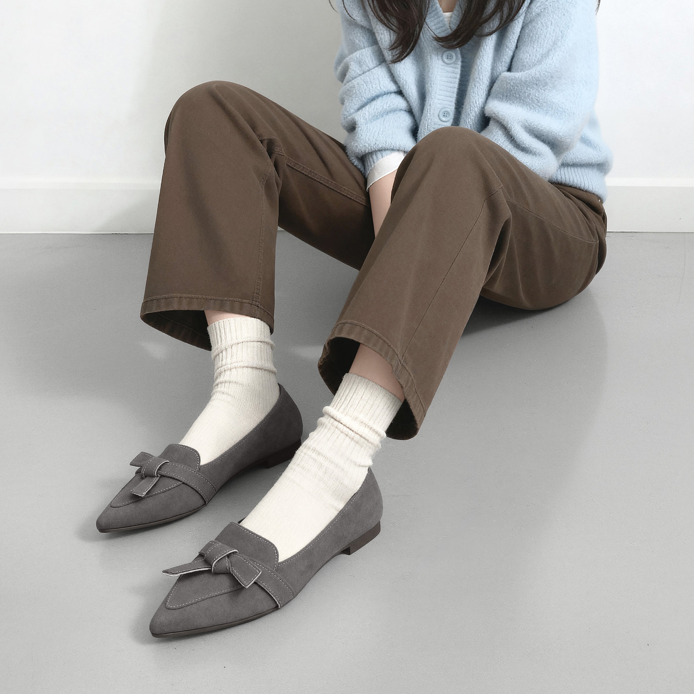 大人っぽい落ち着きカラー！チャコールグレーの靴特集 – mamian