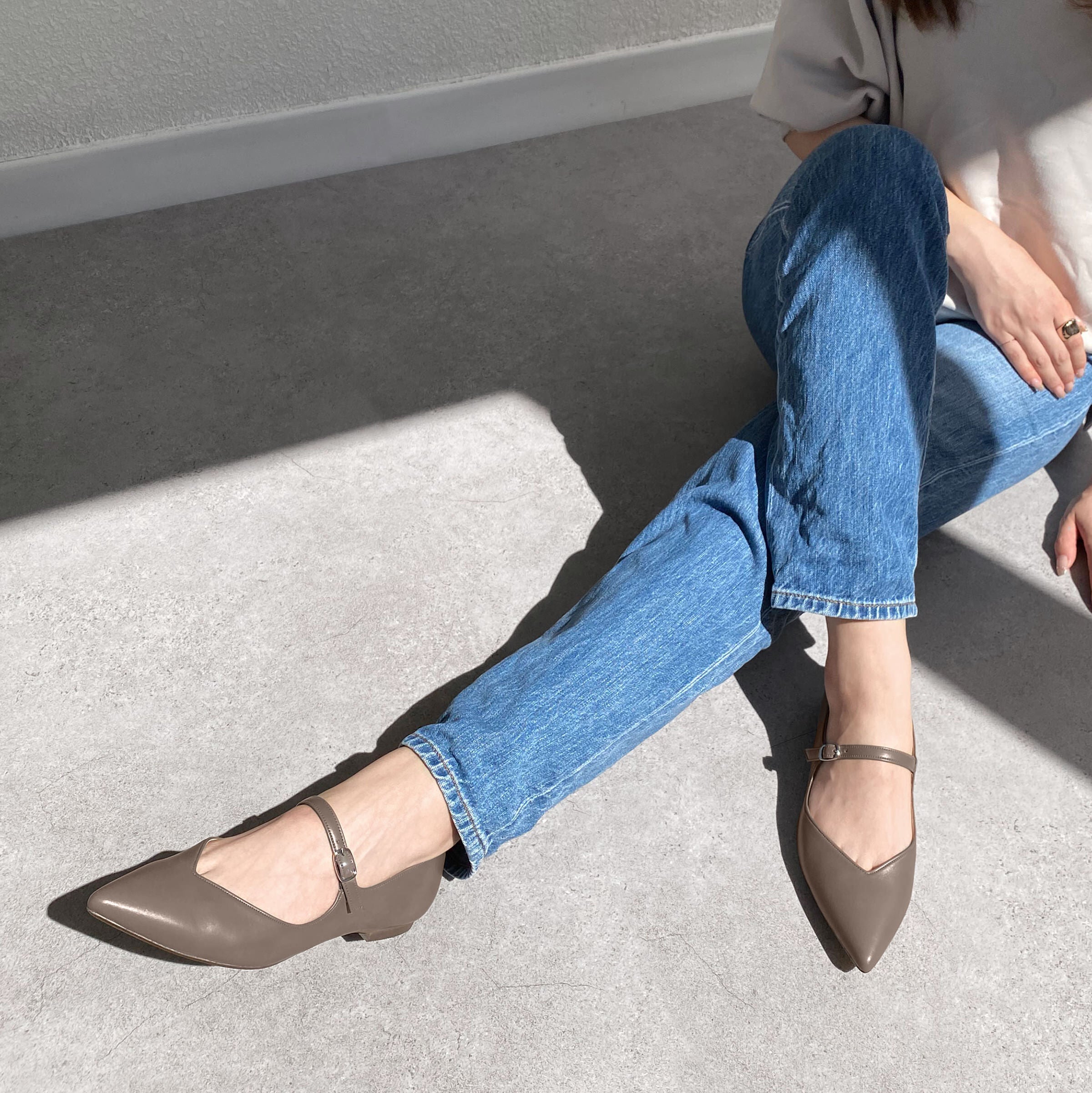 【✩】普段履きの女性用フラットシューズ 15%OFF：Vカット メリージェーン フラットシューズ（m17018