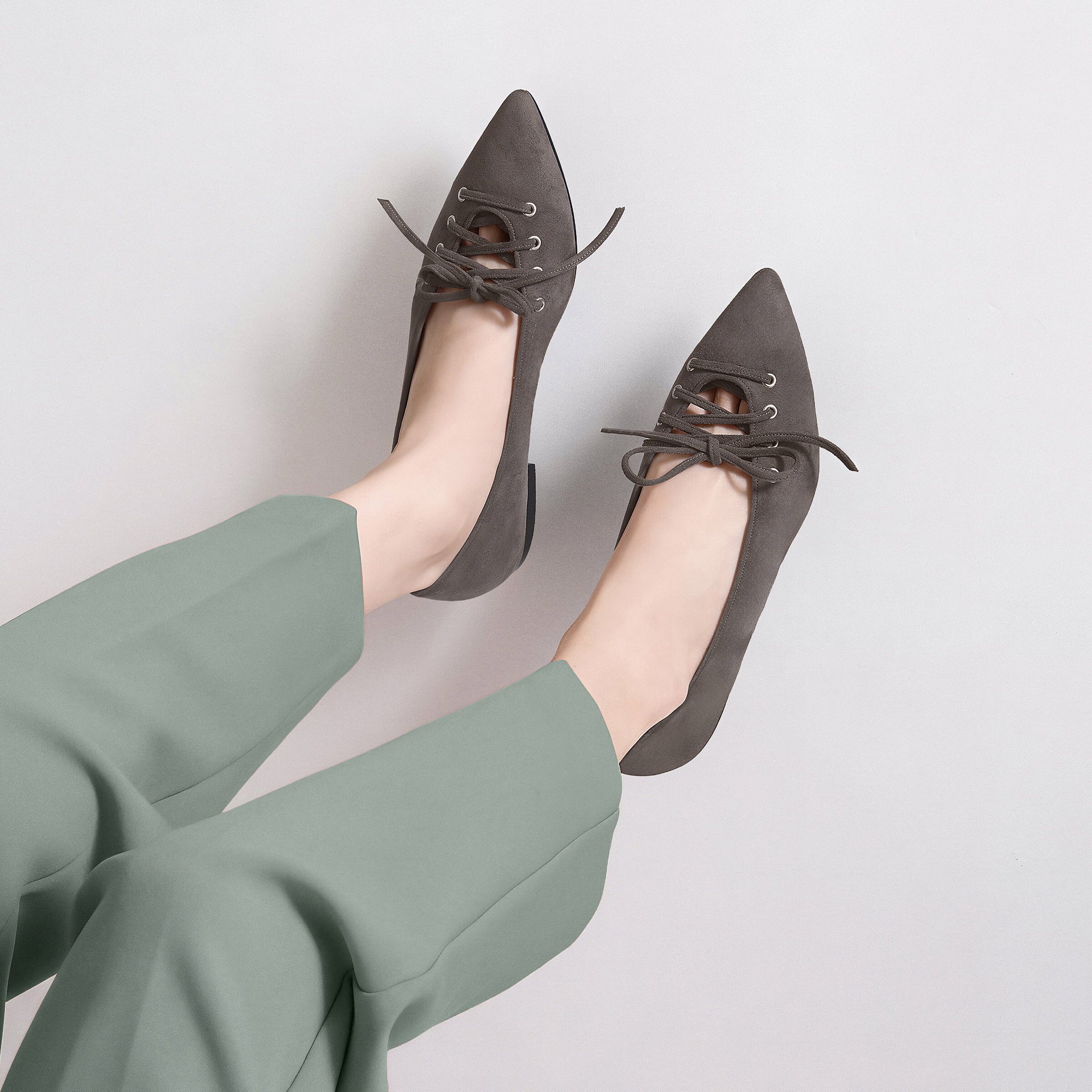 2025AW：レースアップデザイン フラットシューズ（m17060）チャコールS