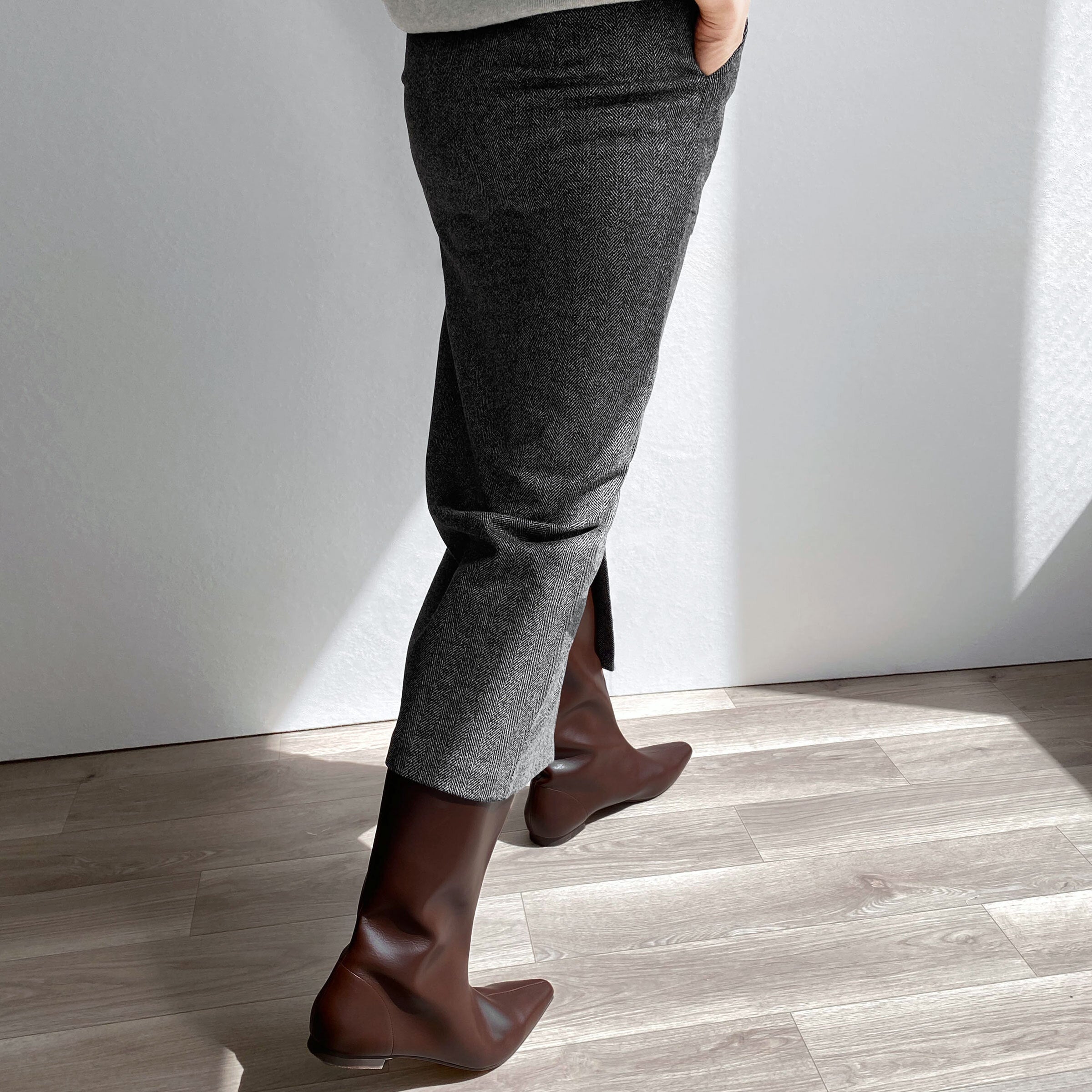 2025AW：エレガント ルーズ フラットブーツ（m18012）ブラウン