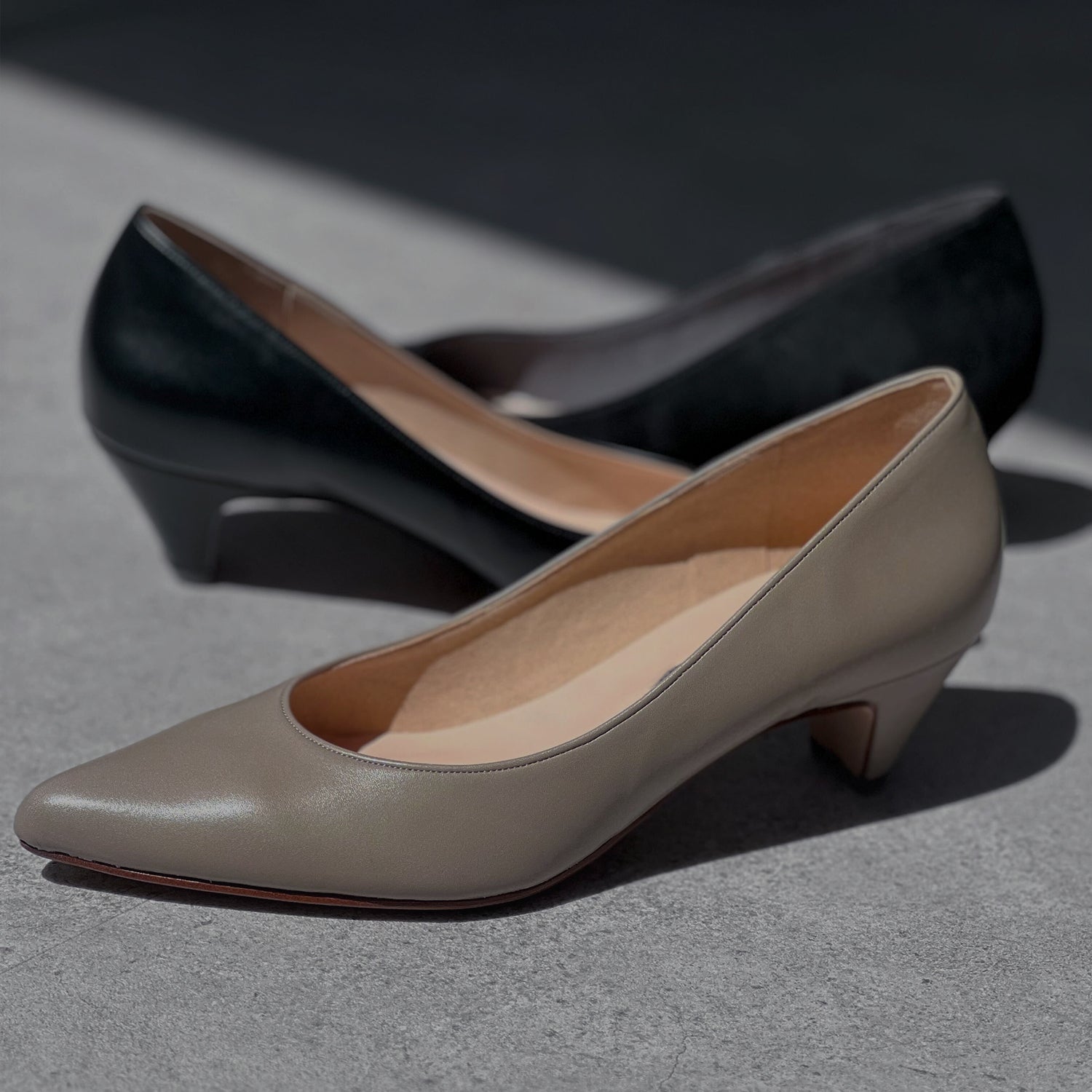 Viola & Emona グレージュ　ポインテッドトゥパンプス24.5 未使用 20%OFF：ポインテッドトゥ パンプス（m45002）グレージュ – mamian