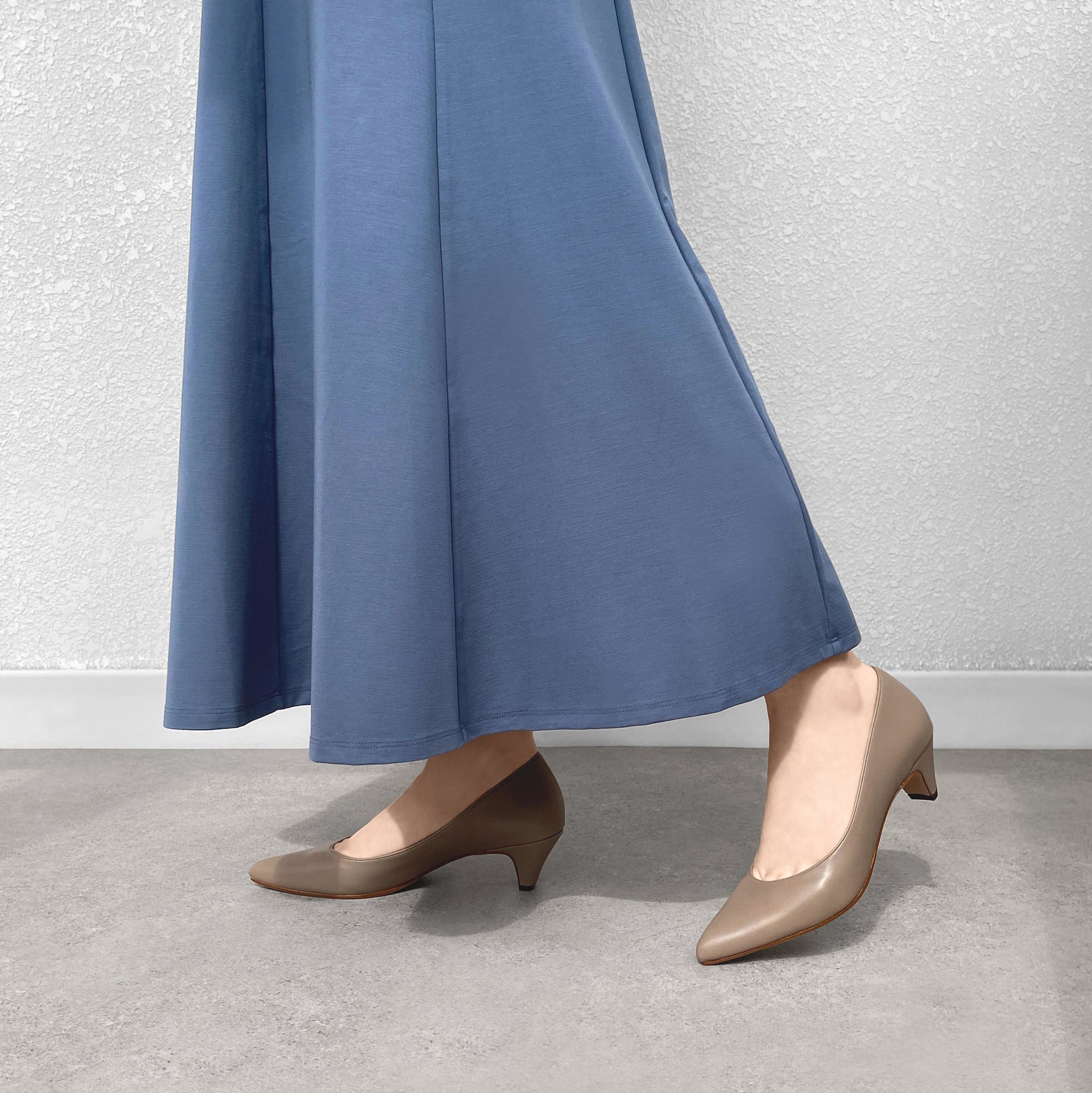 20%OFF：ポインテッドトゥ パンプス（m45002）グレージュ – mamian