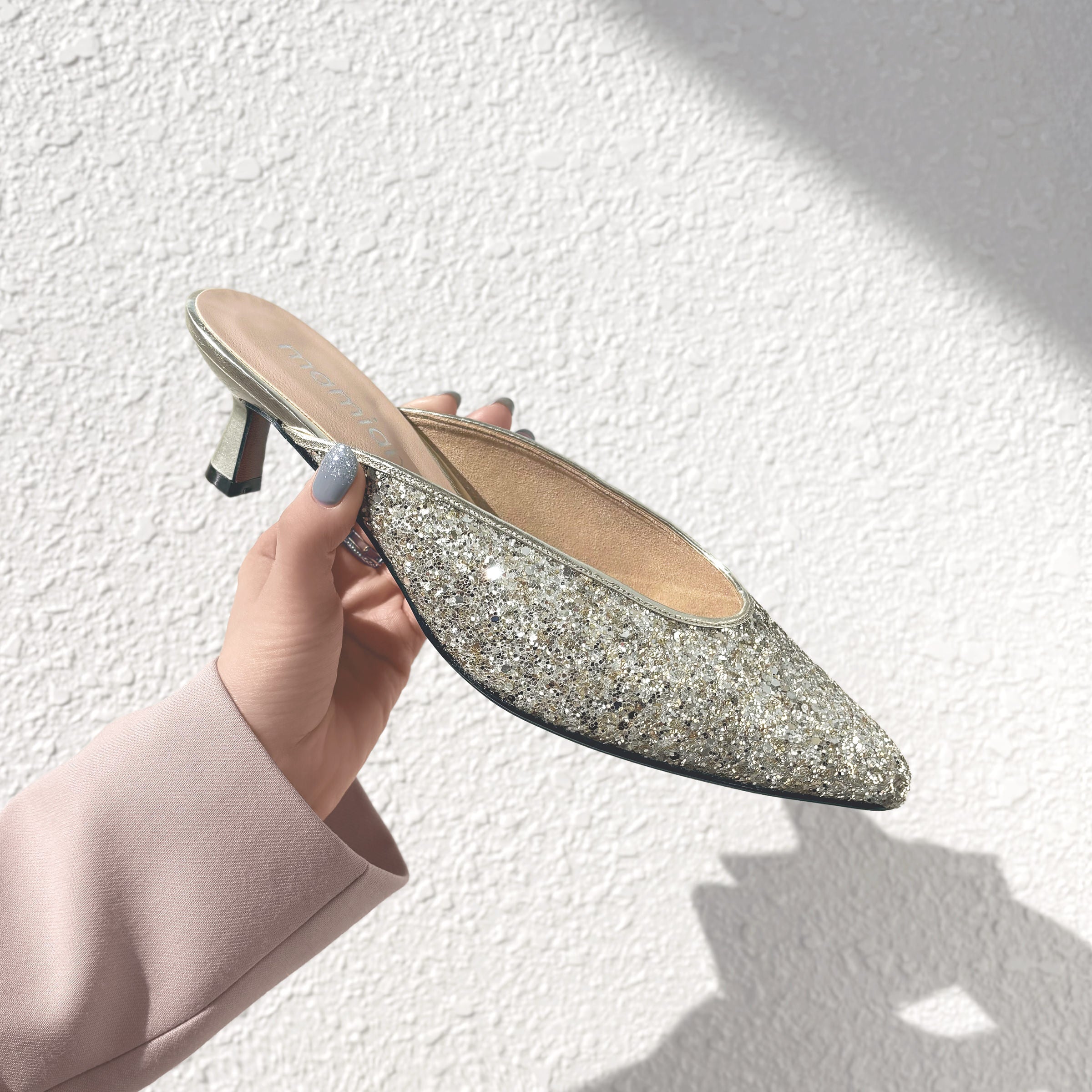 ラストワン2025SS：グリッター ミュールパンプス（m45015）ホワイト