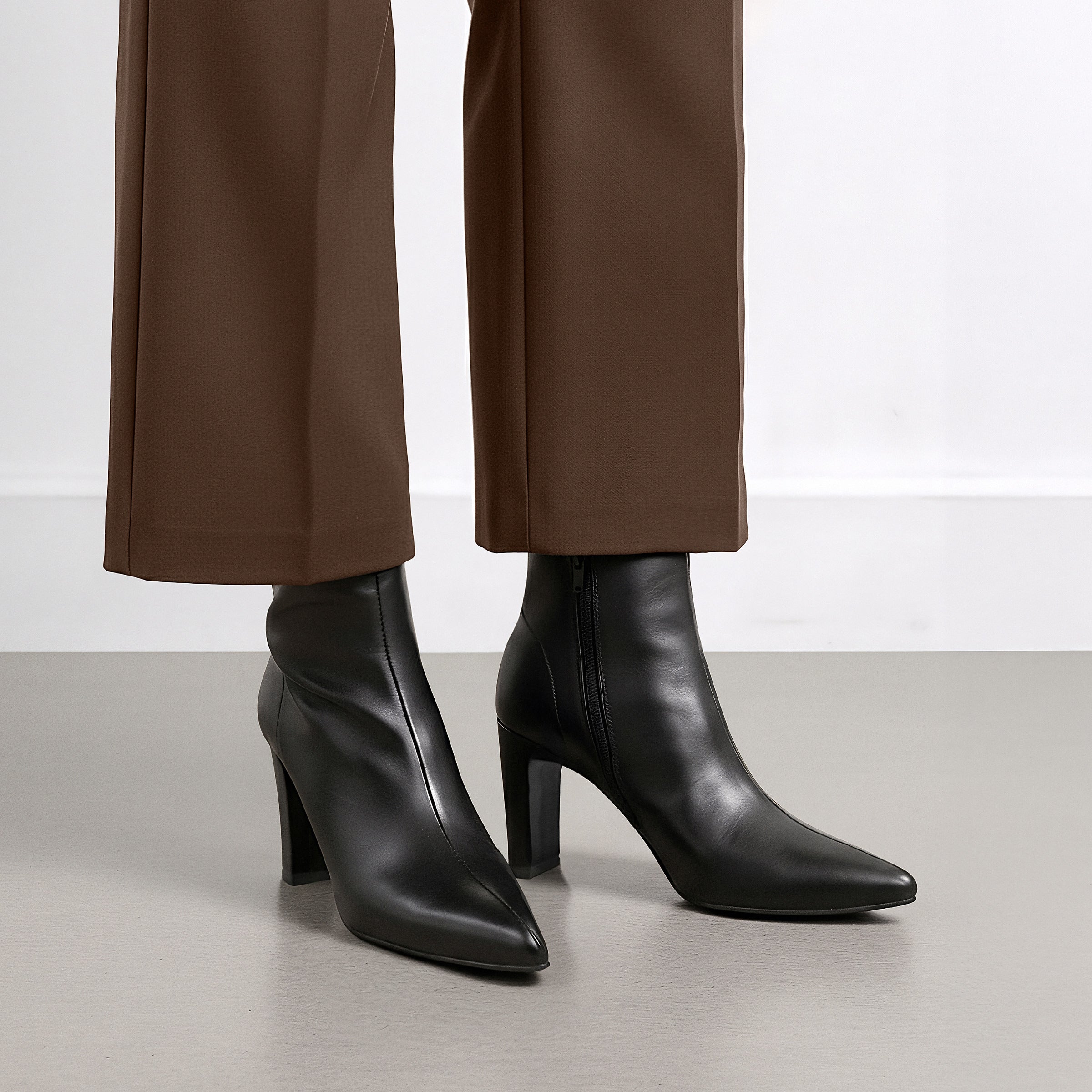 【新品未使用】MARIAN マリアン　ポインテッドショートブーツ MARIAN 【マリアン】 ポインテッドトゥ・ショートブーツ （Seta