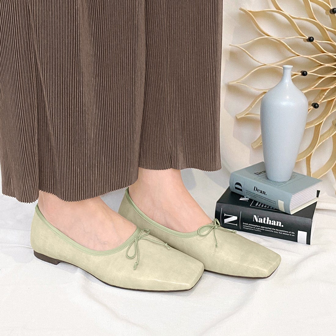 HEWN◆定価約4万◆24SS スクエアトゥバレエシューズ クリーム HEWN◇定価約4万◇24SS スクエアトゥバレエシューズ クリーム