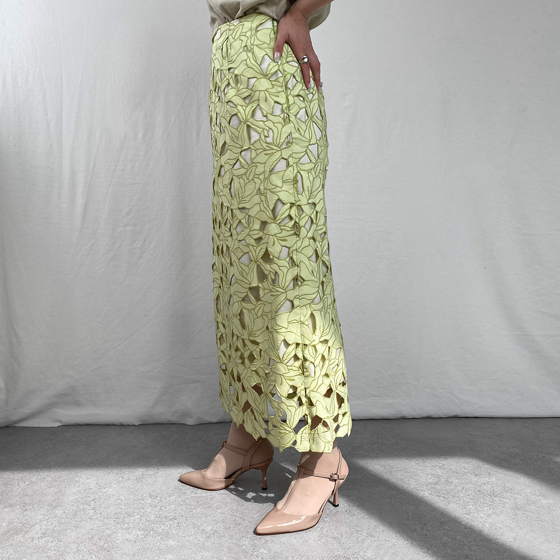 50%OFF：Tストラップ バックバンド パンプス（m72008）ベージュE