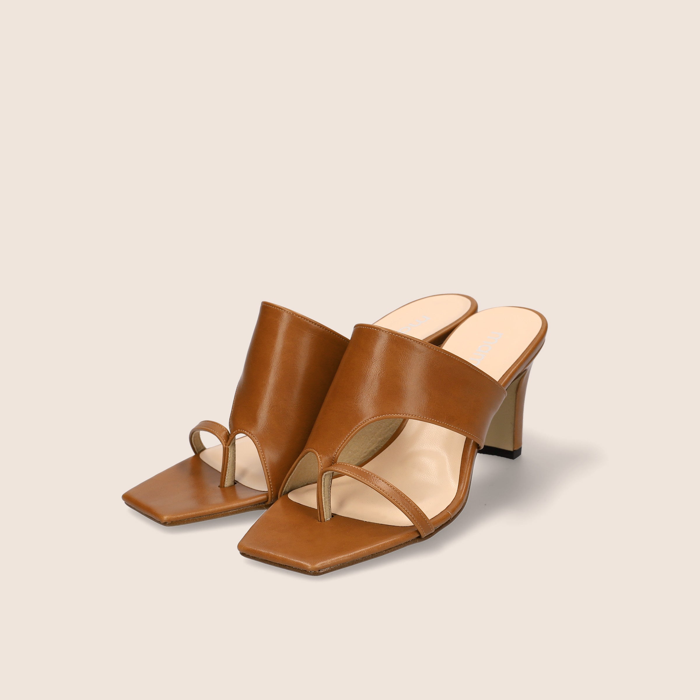 ヒョウ柄 トングサンダルマニプリ新品未使用タグ付き未試着 本革】 プラットグルカサンダル 6708 （ブラック） -モード